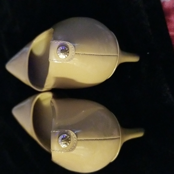 Mk cream heels - Picture 6 of 6